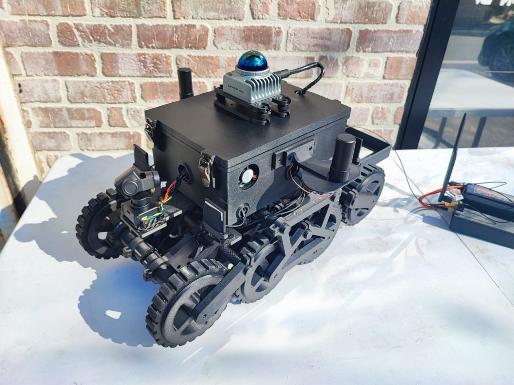 自己位置推定ユニット搭載 インフラ点検ロボット